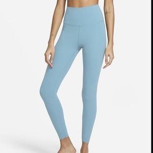 Nike Women’s Yoga Leggings